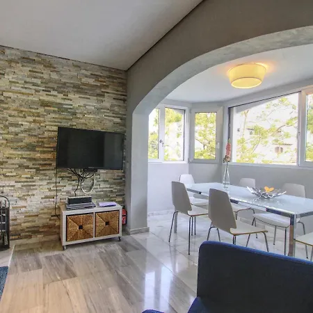1143 Penthouse Chill Out