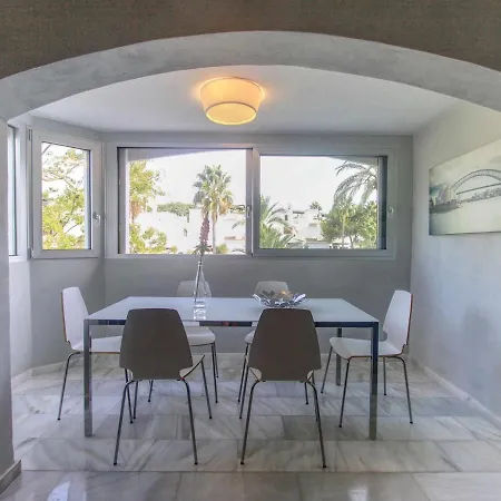 1143 Penthouse Chill Out